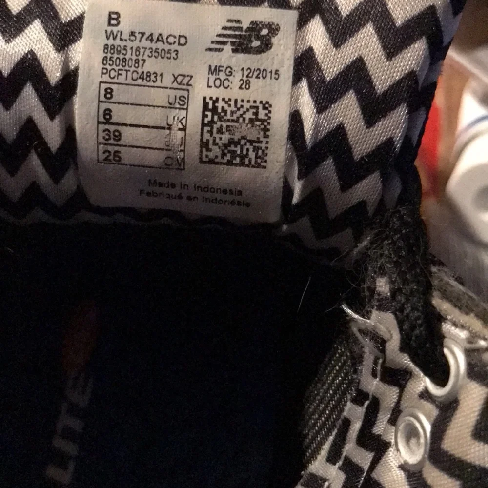 New balance 474 like new black shoes